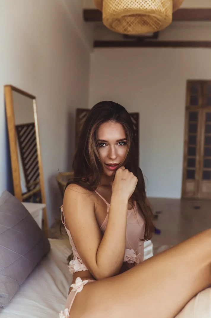 Julia Boudoir image 12