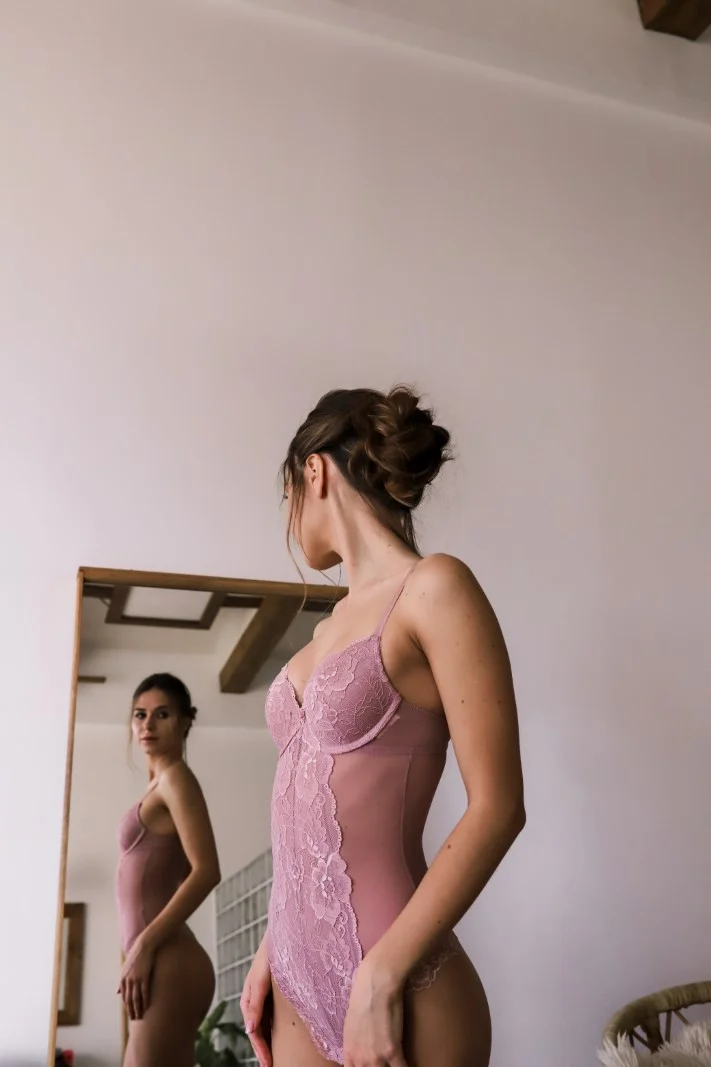 Julia Boudoir image 4
