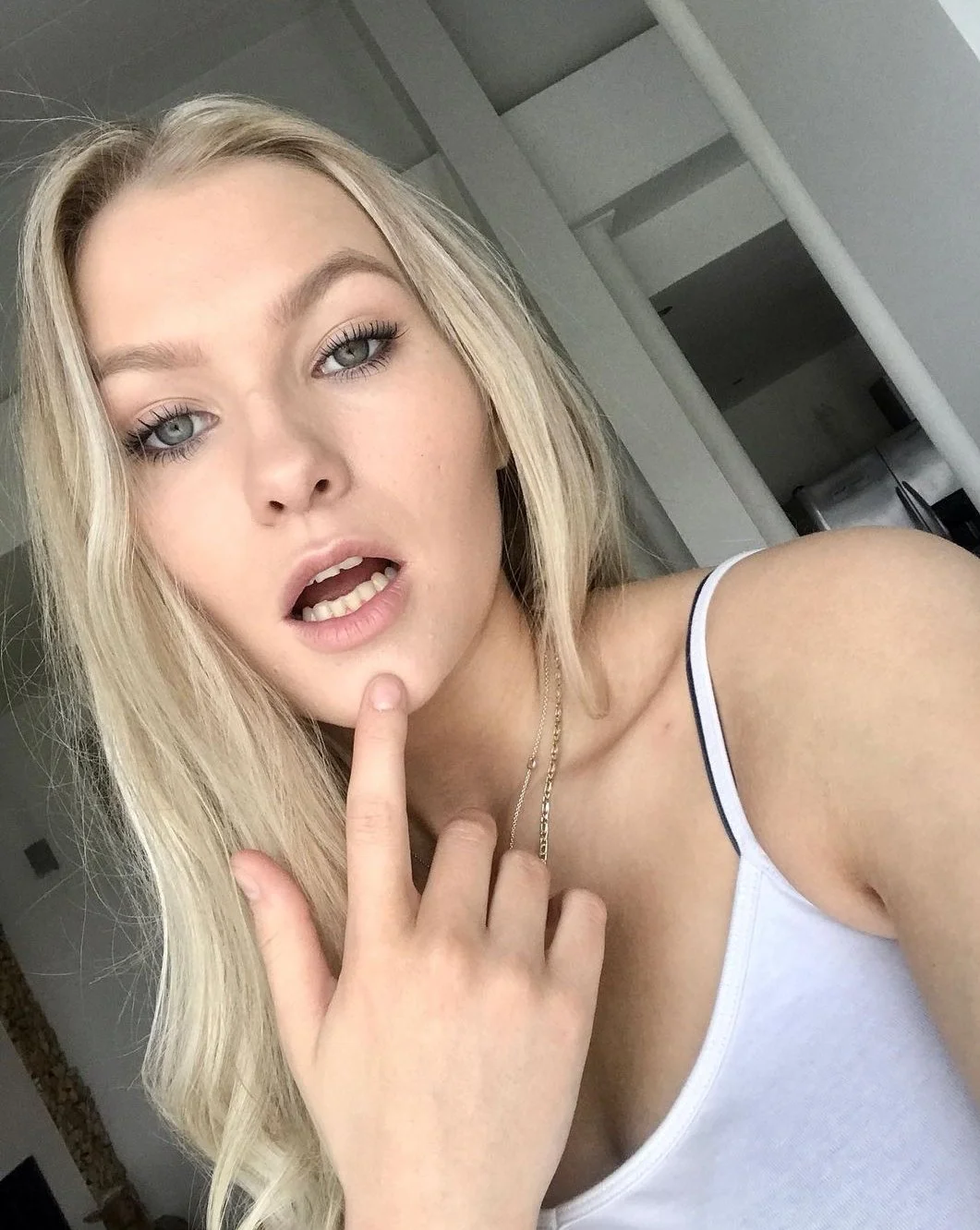 18 years old teen image 1