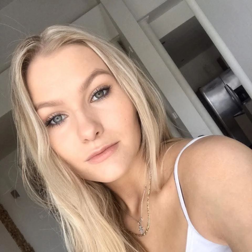 18 years old teen image 2