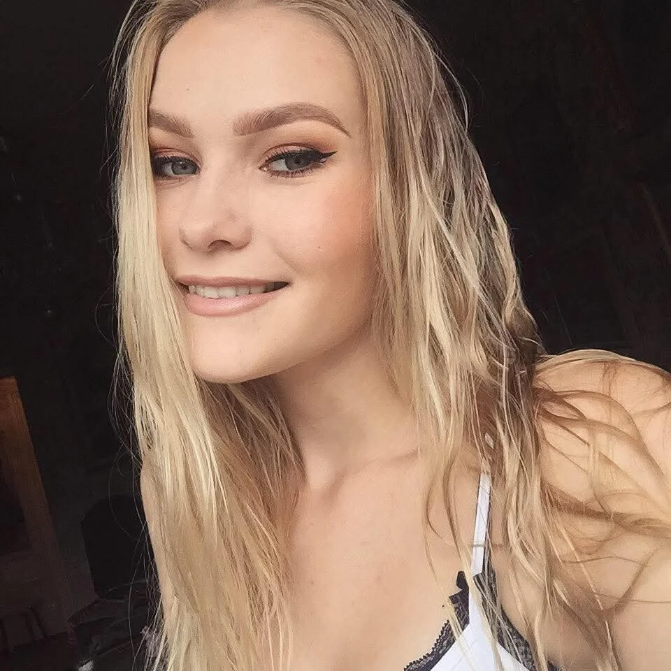18 years old teen image 3