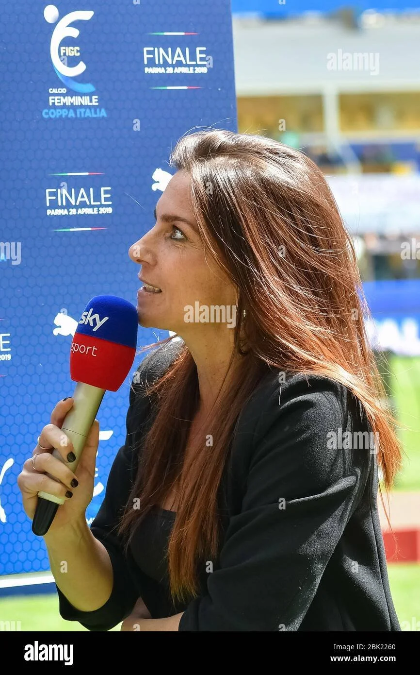 Alessia Tarquinio hot italian journalist image 12