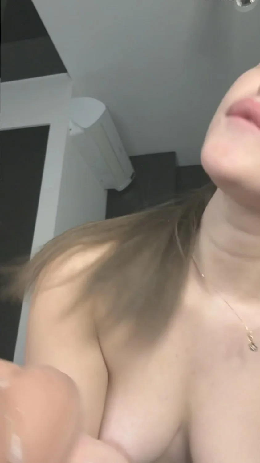 🔞 wet slut big boobs masturbating nude tight pussy 😈🍑 OF image 3