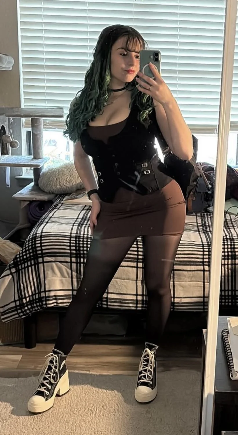 Jessica and her HUGE tits image 4