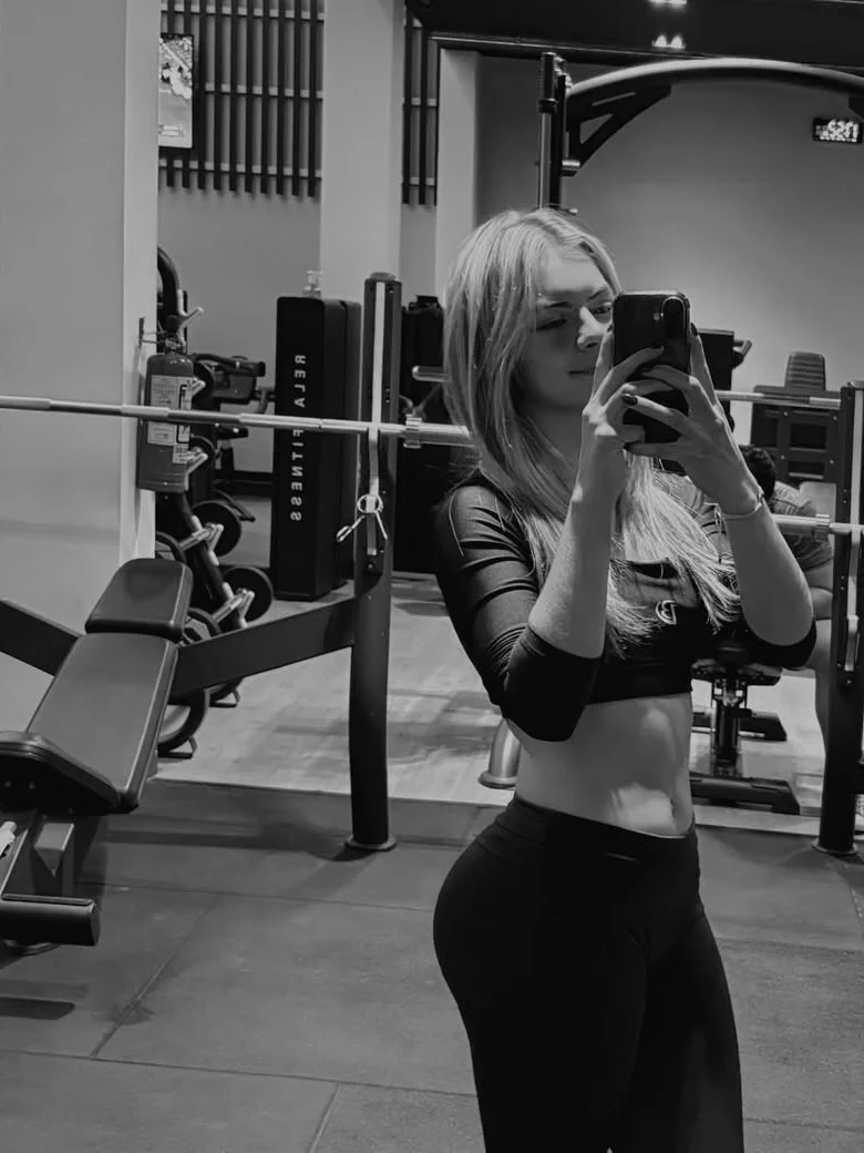Que rico orto tiene la putita esta👄🍑 image 2