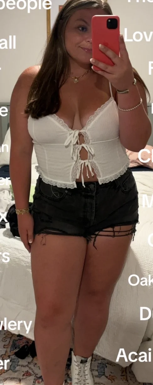 Thick white pawg irl image 6