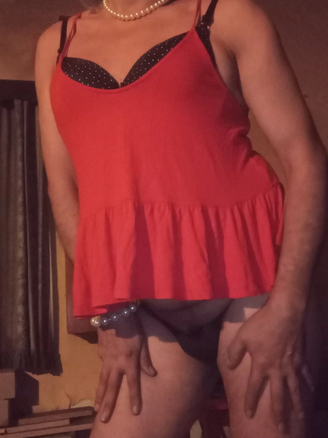 20250325 Rojo y negro. main image