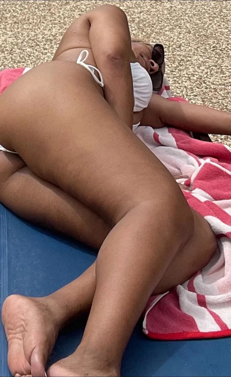 Sexy Ebony GILF Sandra image 43