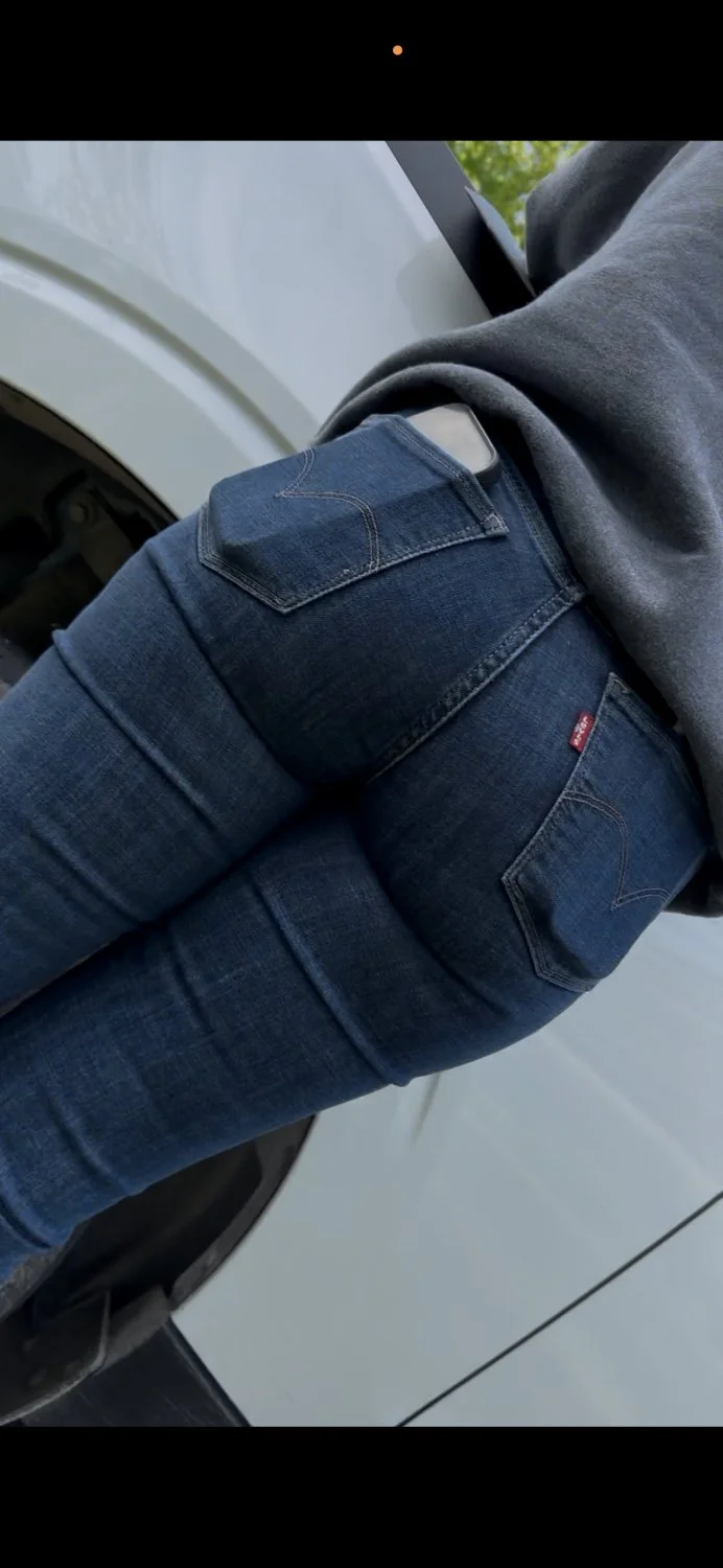 Petite thick ass latina coworker, not the best recording image 2