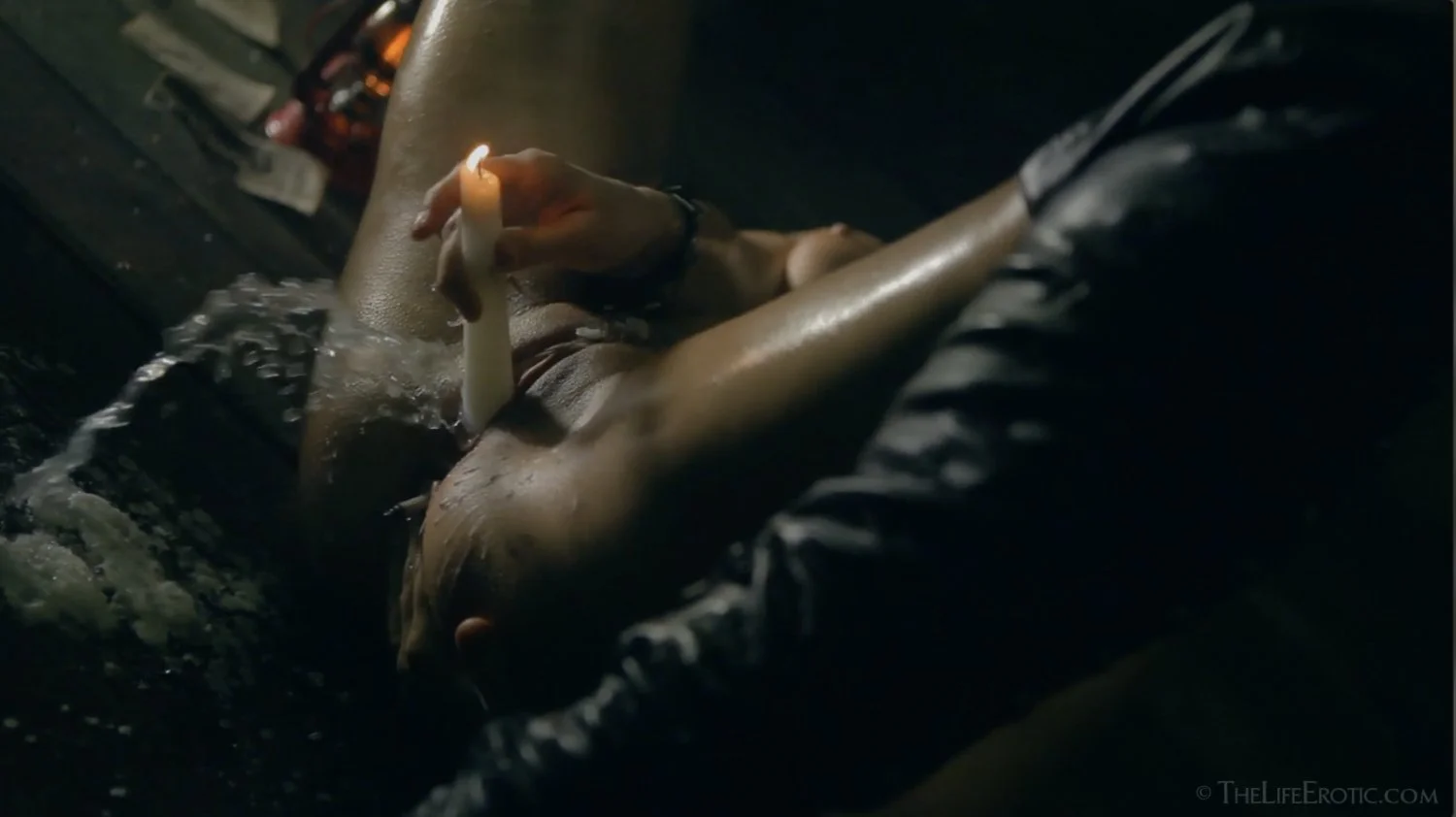 EM 11: BIG TITS baddie SQUIRTS with candles image 2