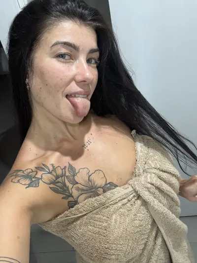 the only thing I'm missing is a tasty cock cover image