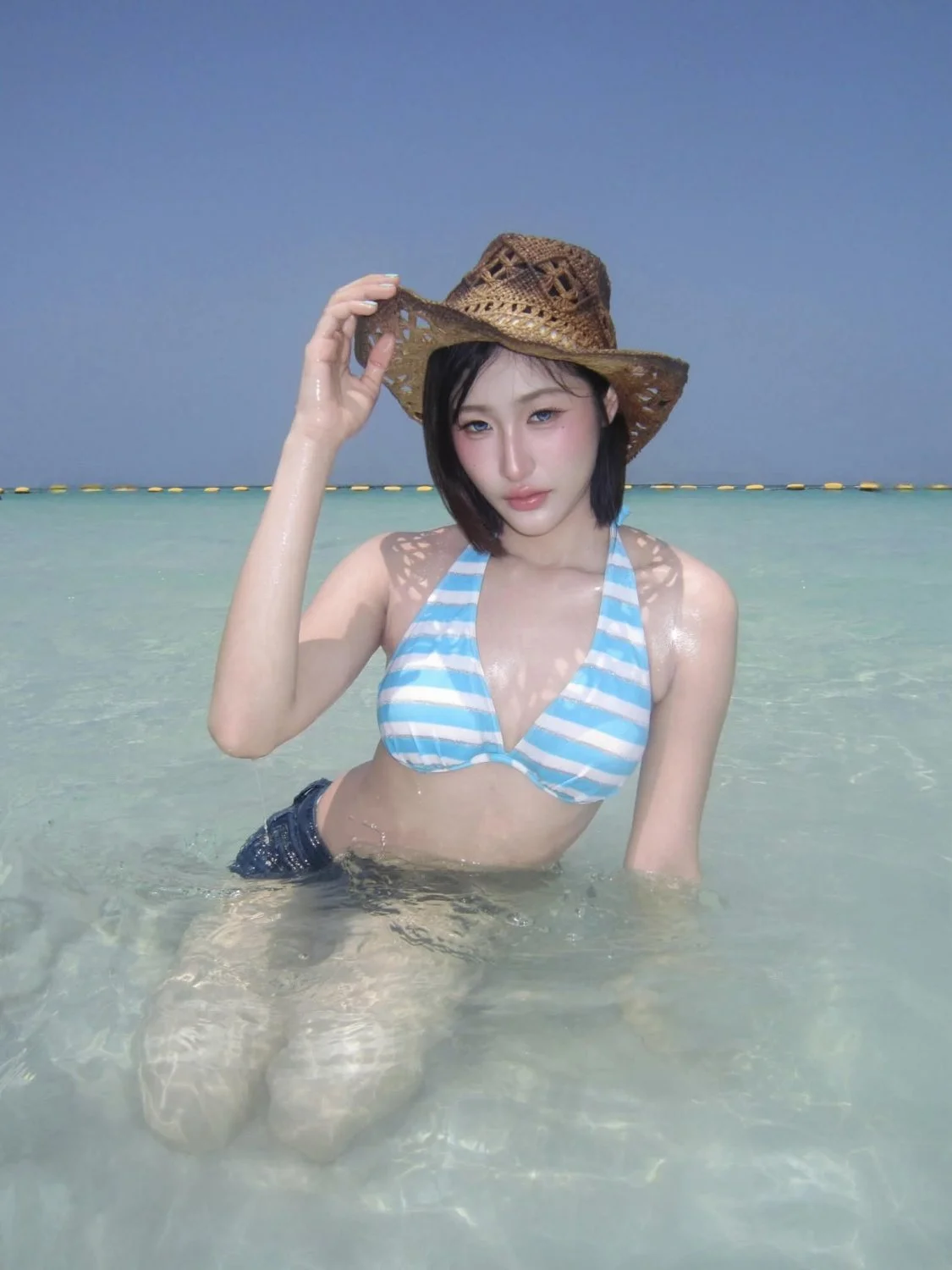 Peak__Beach Cum (Ai) image 2
