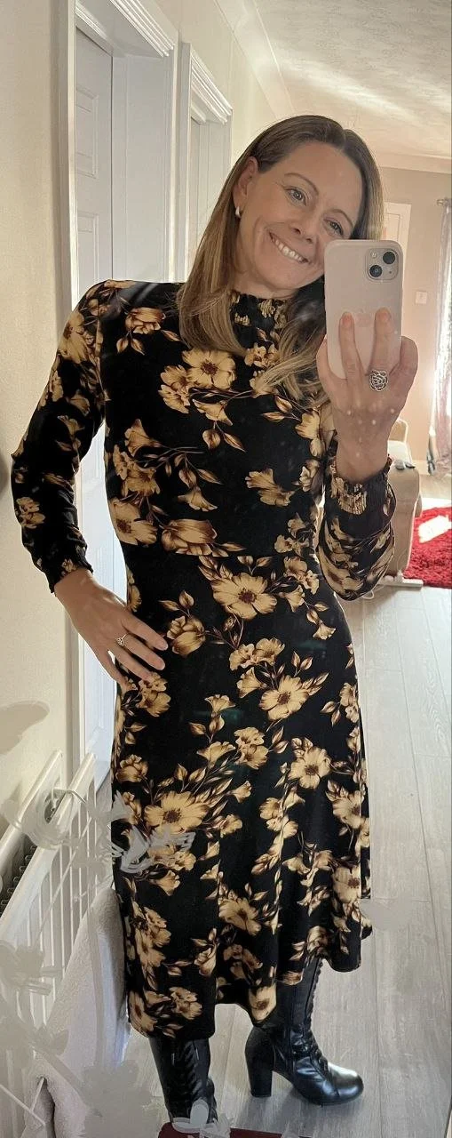 Smoking Hot MILF image 28