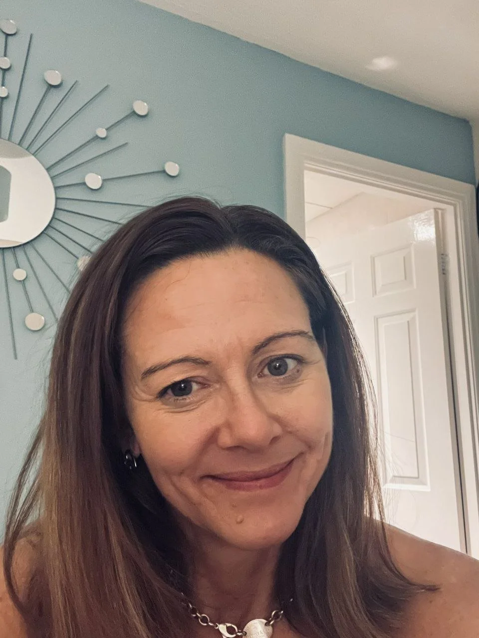 Smoking Hot MILF image 3