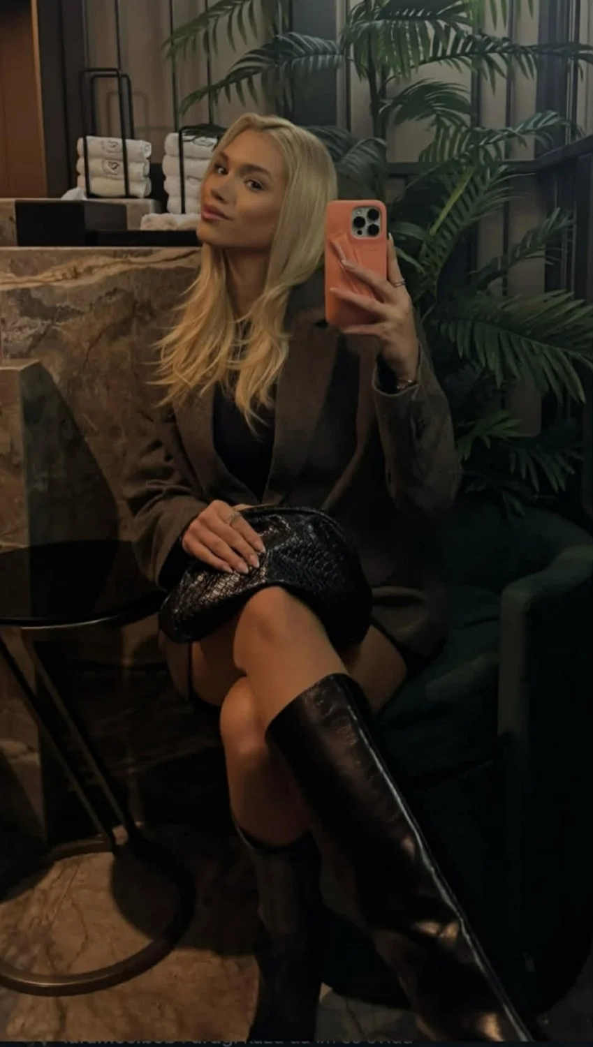 Shameless fit teen slut Andrea leaked naked image 12