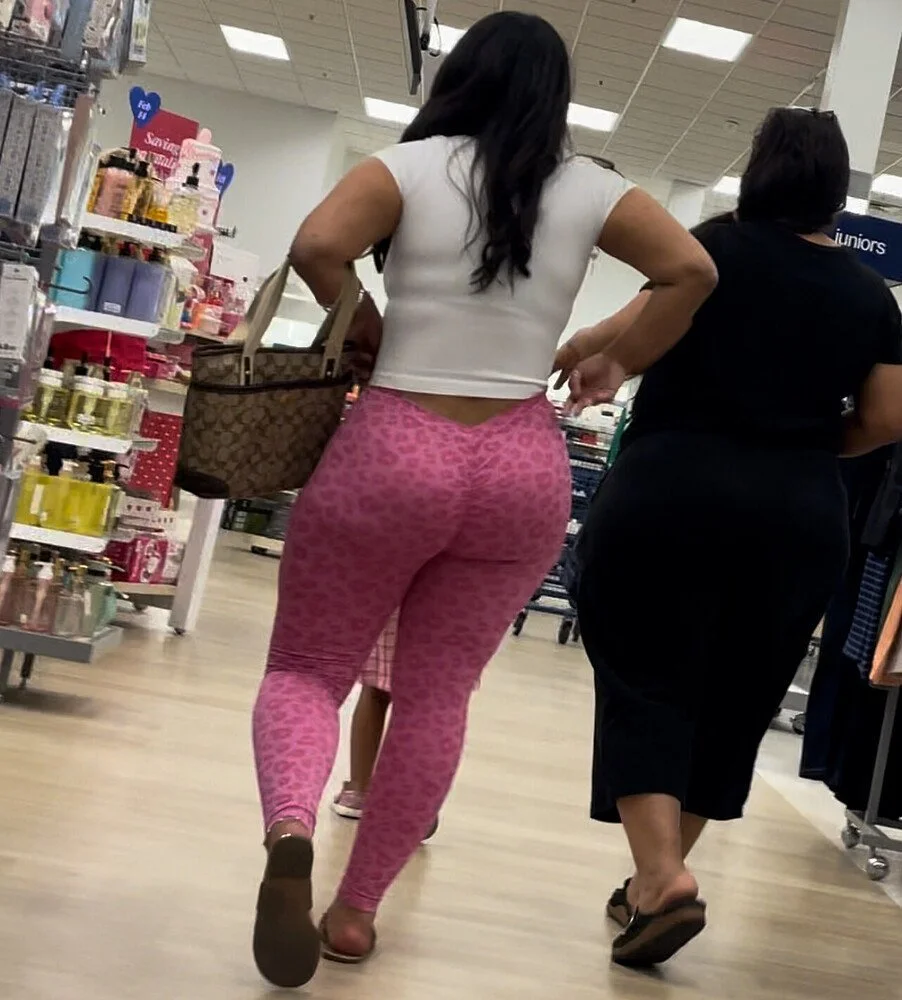 Creeper Keeper: Pretty in Pink! Phat Mexican breeding machine. 🔥🔥🤤 image 21