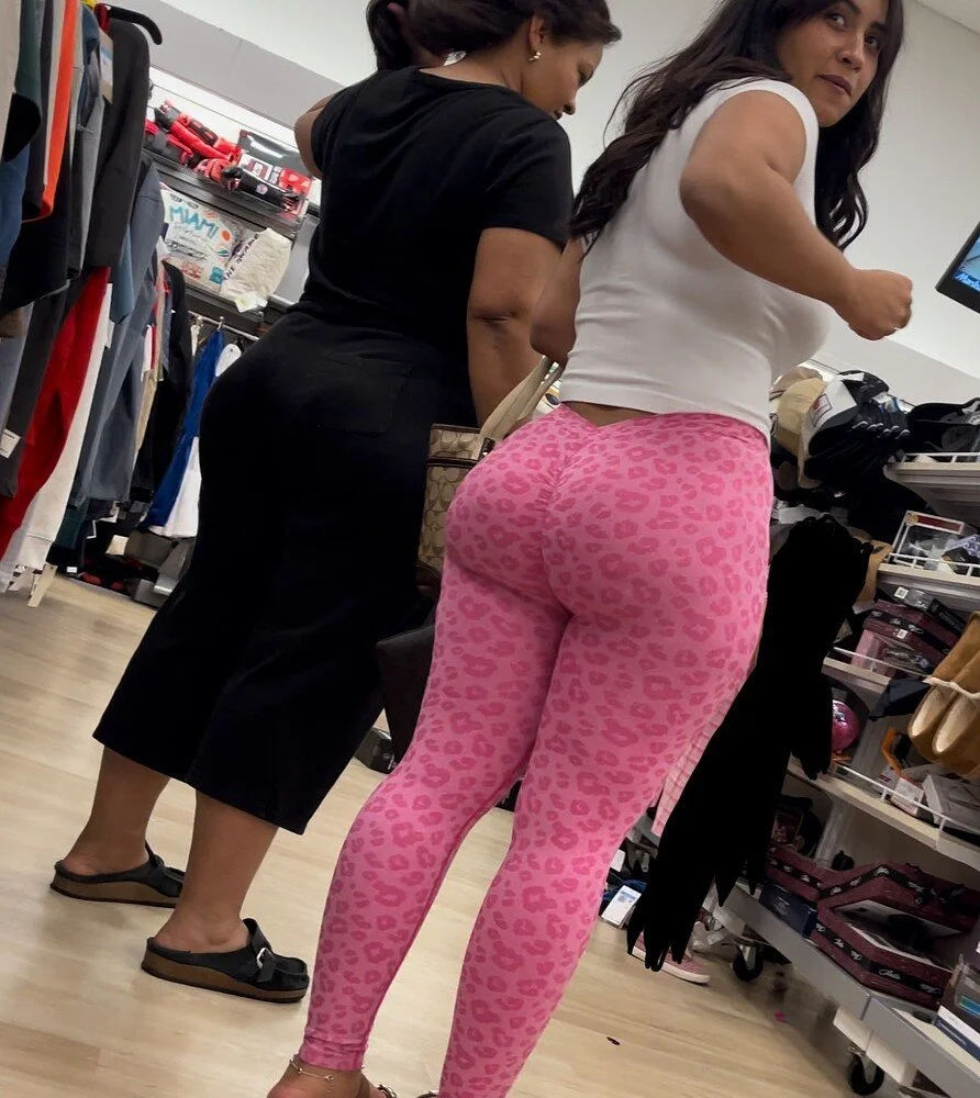 Creeper Keeper: Pretty in Pink! Phat Mexican breeding machine. 🔥🔥🤤 image 22