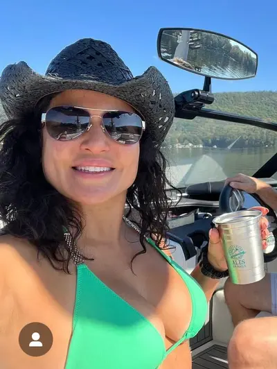Friends hot mom cover image