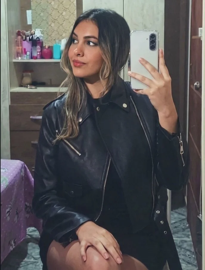 Vazou fotos e videos de novinha crente mostrando a bucetinha pro amigo image 4