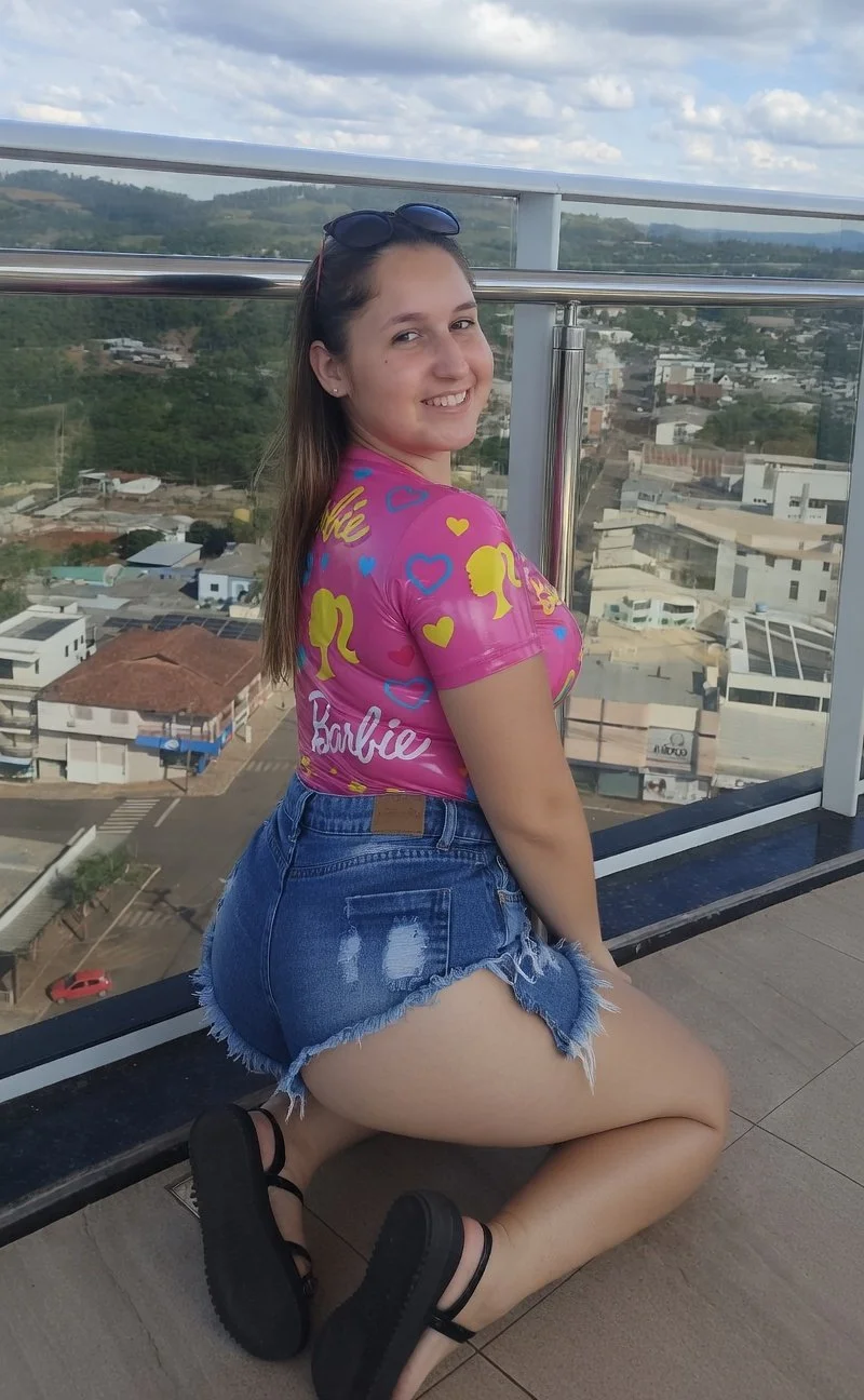 Essa gostosa é fã da Bárbie e ama roupas rosas. Parte 4. IA - AI image 24