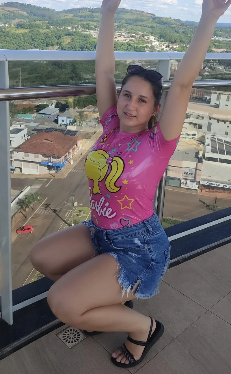 Essa gostosa é fã da Bárbie e ama roupas rosas. Parte 4. IA - AI image 37