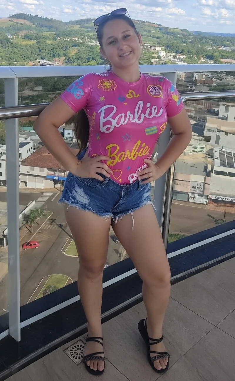 Essa gostosa é fã da Bárbie e ama roupas rosas. Parte 4. IA - AI image 42