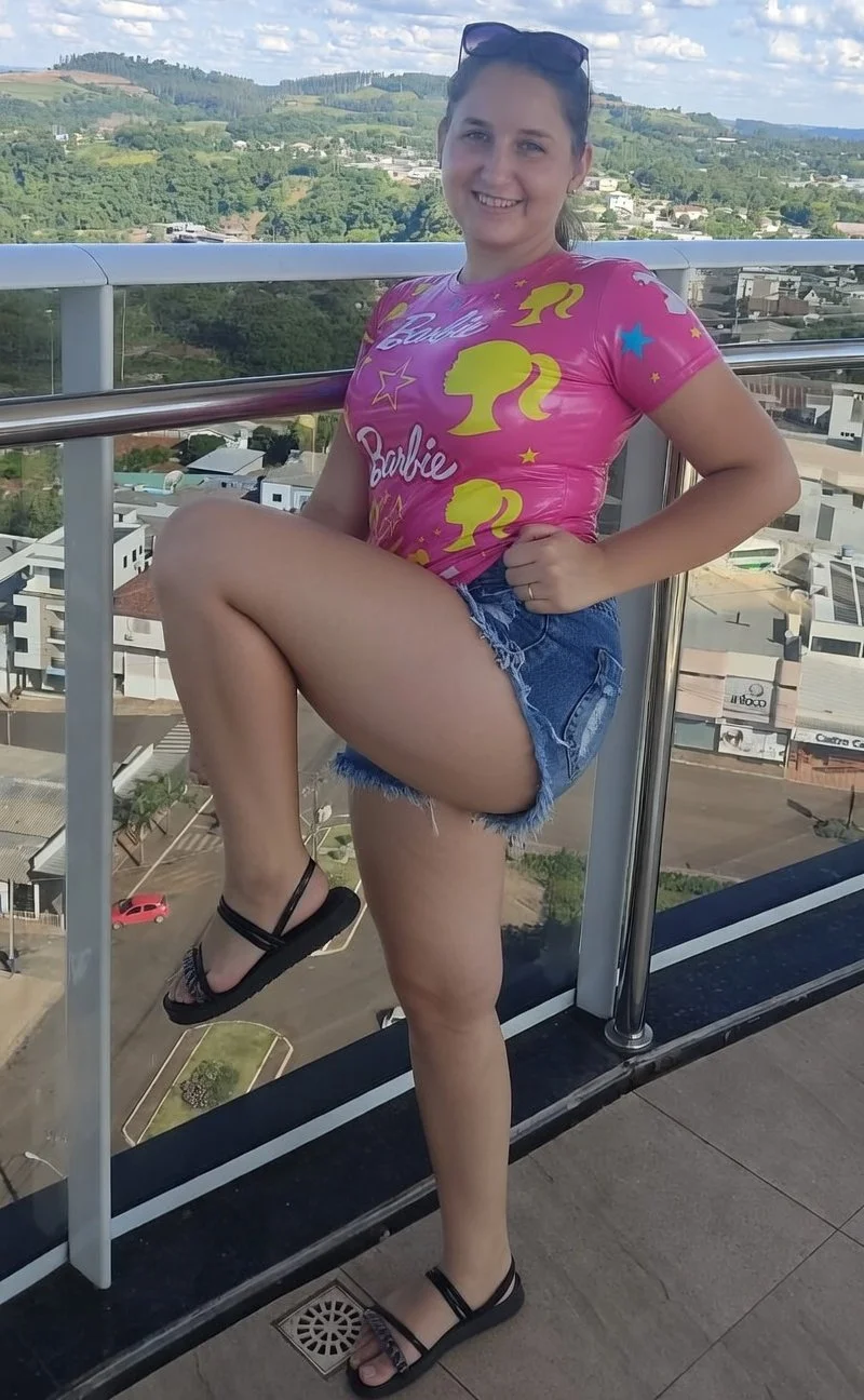 Essa gostosa é fã da Bárbie e ama roupas rosas. Parte 4. IA - AI image 47