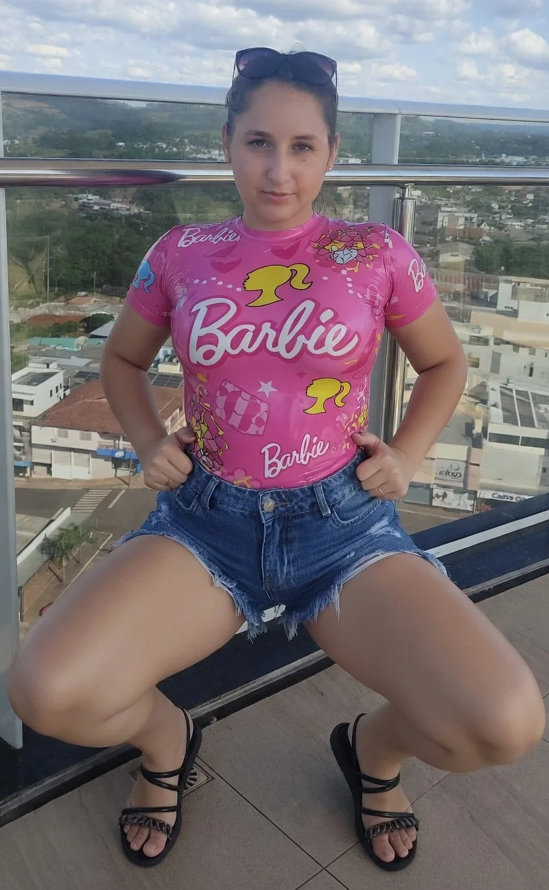 Essa gostosa é fã da Bárbie e ama roupas rosas. Parte 4. IA - AI image 6