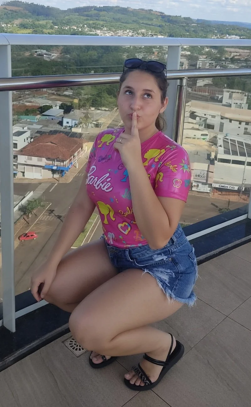 Essa gostosa é fã da Bárbie e ama roupas rosas. Parte 4. IA - AI image 7