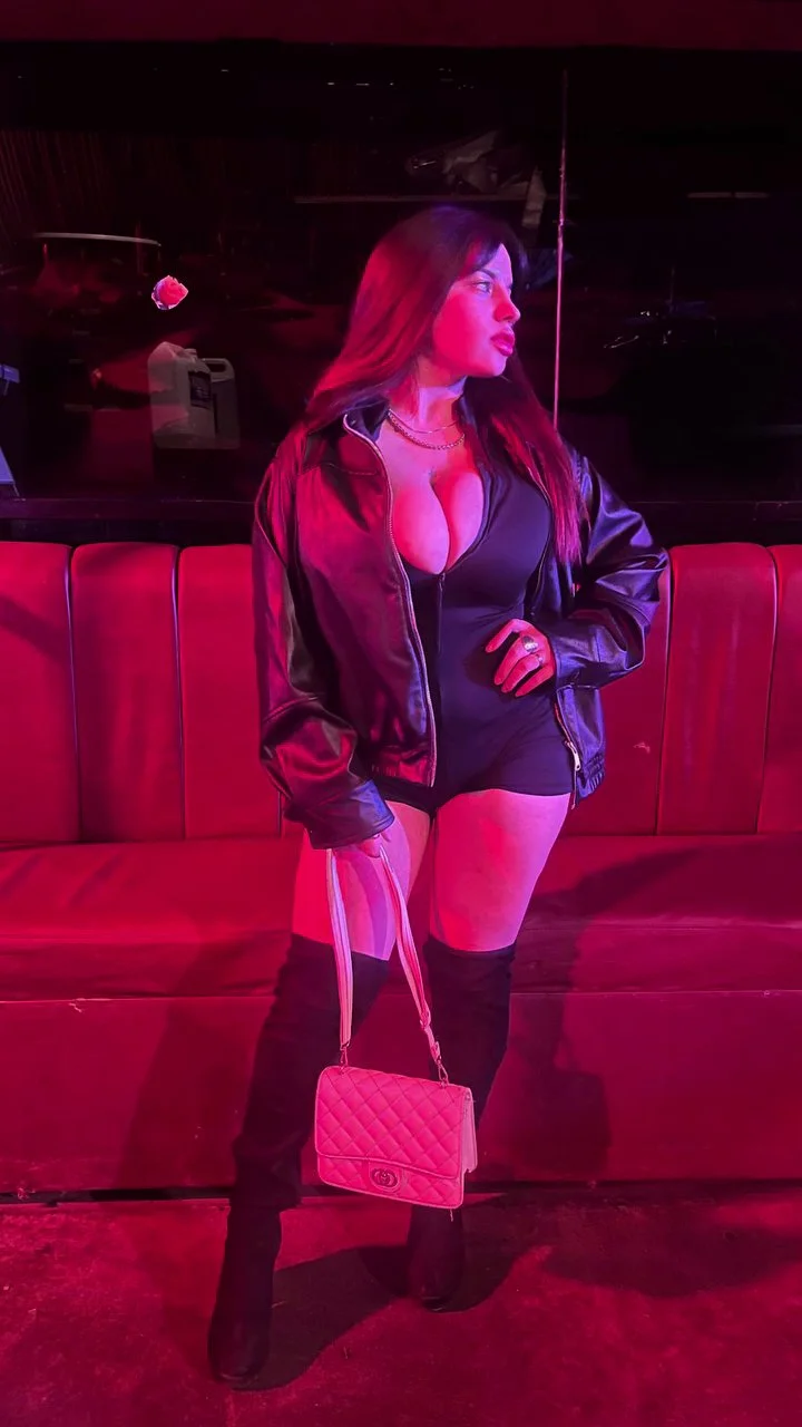 pendeja tetona image 3