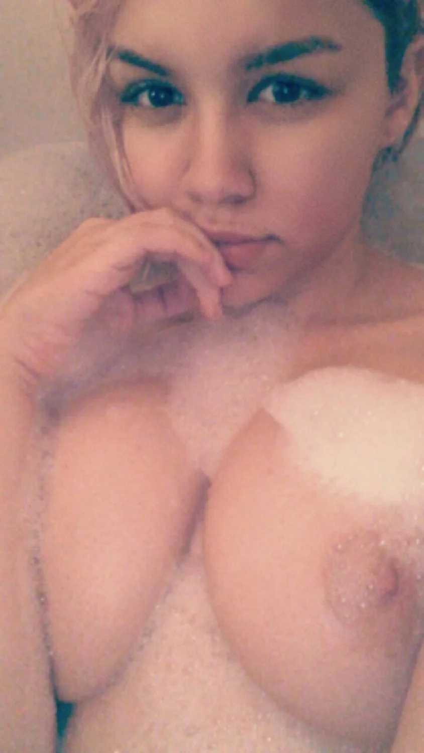 Sexy KIK slut Lilly, 18, loves being able to show off image 4