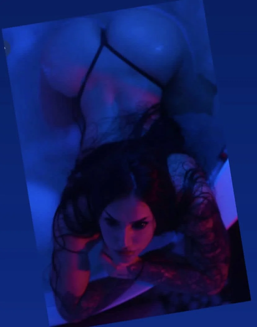 Bubble butt 4’9 image 13