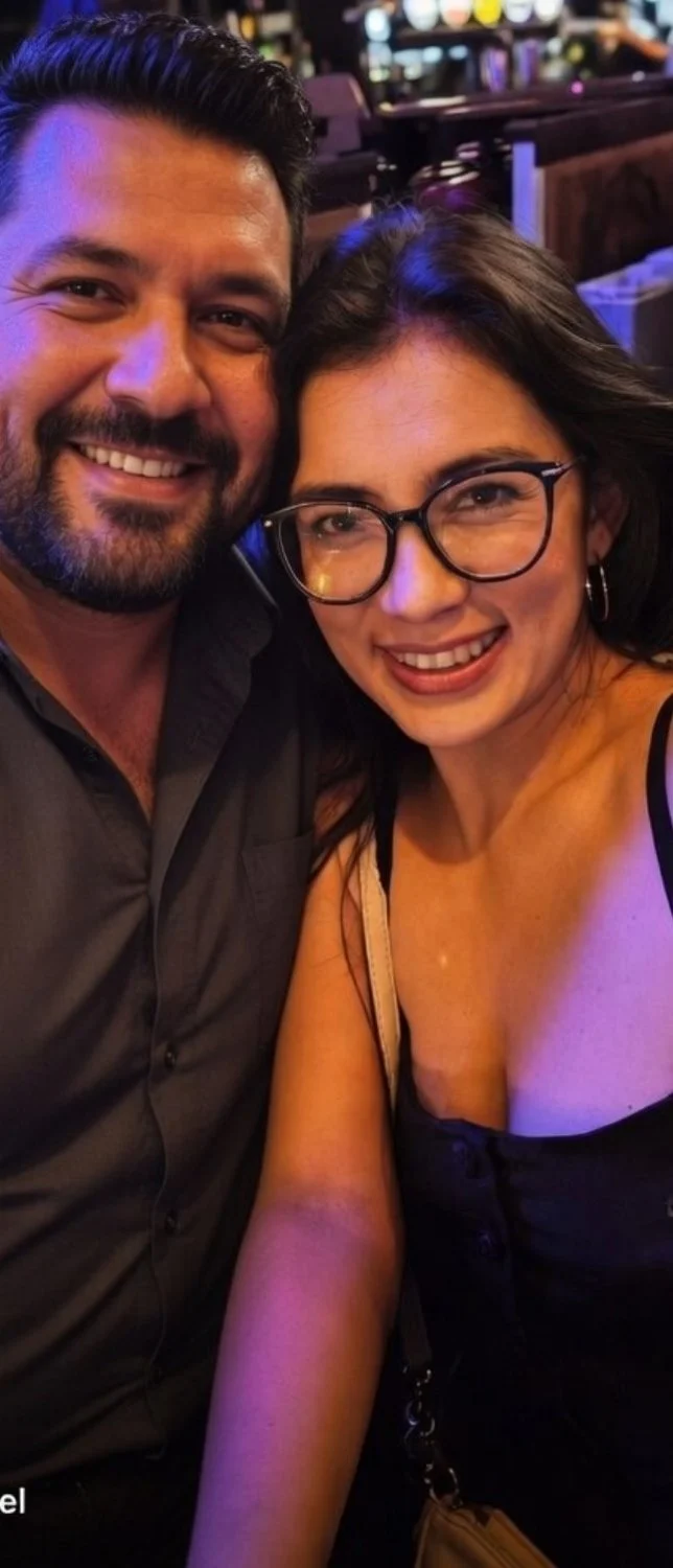 Puto Cornudo sumiso obediente entrego a la zorra asquerosa de su esposa image 4