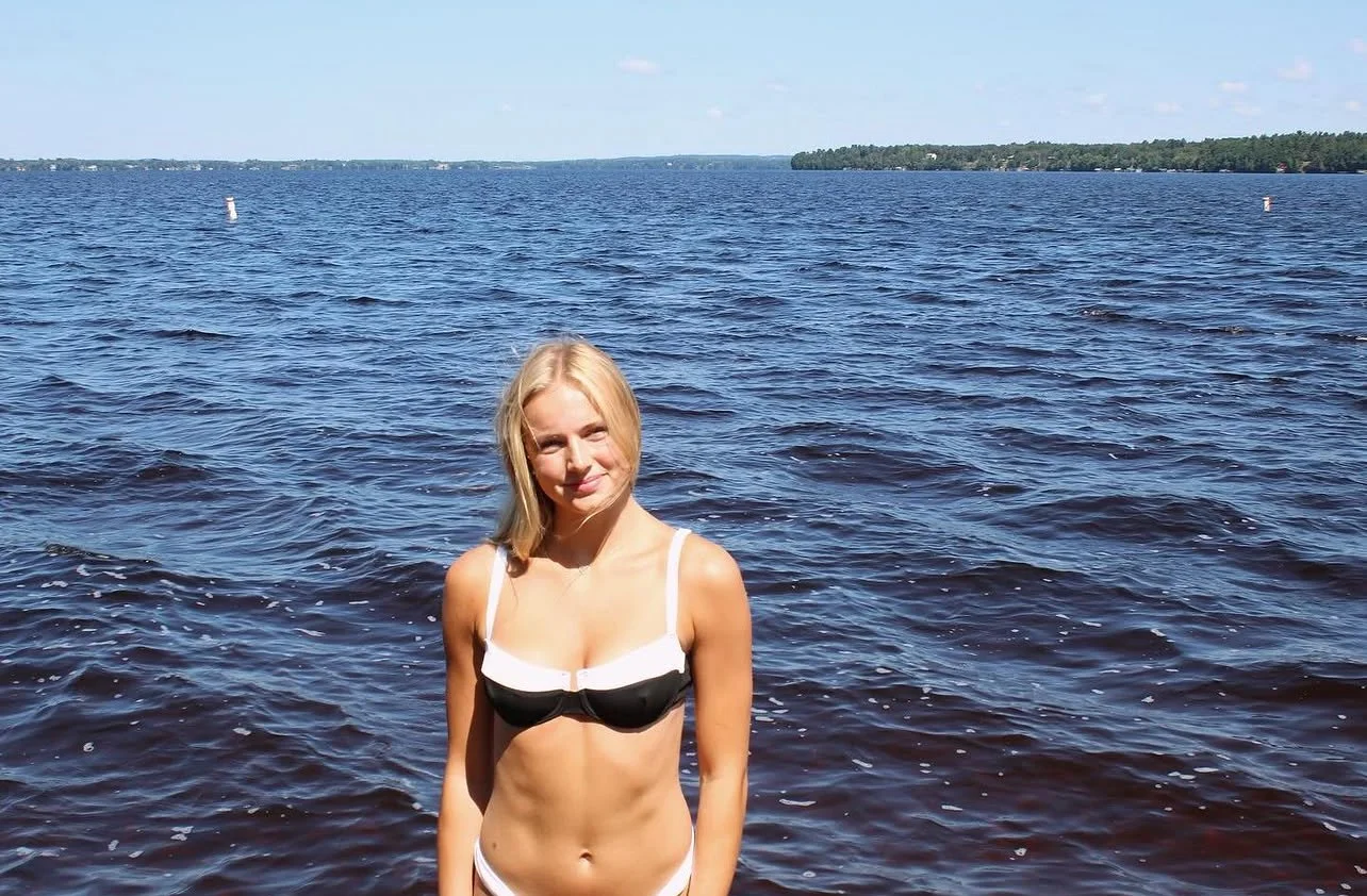College freshman gets her tapes leaked image 4