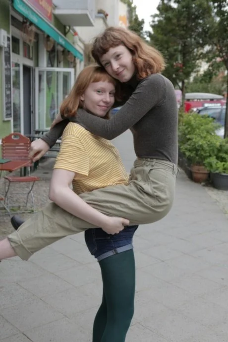 Bonnie and Sondrine image 8
