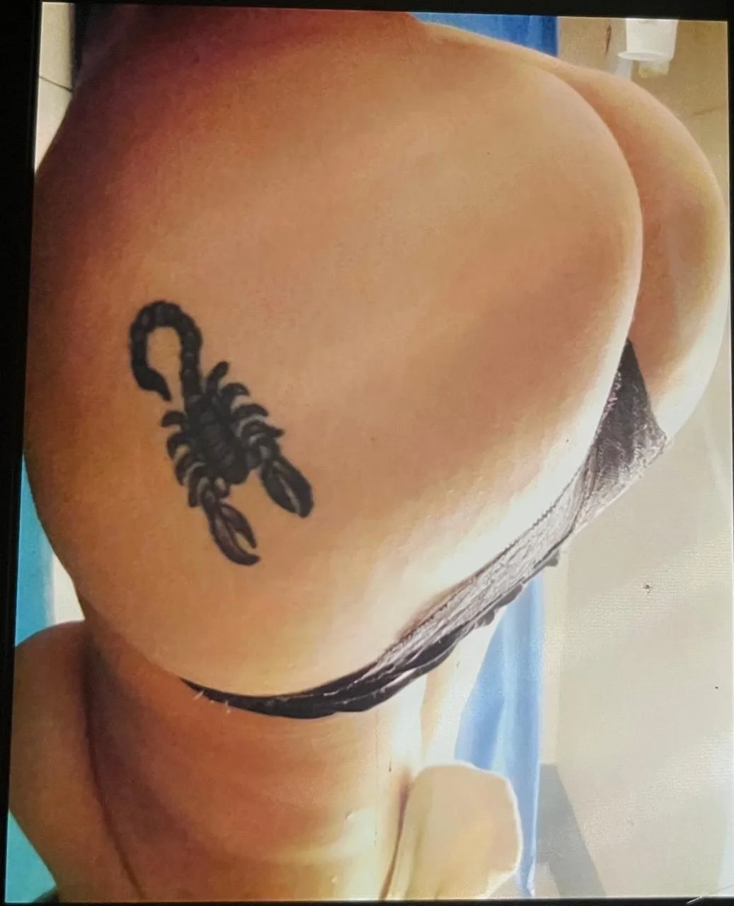 MILF tetona caliente con rico culo image 13