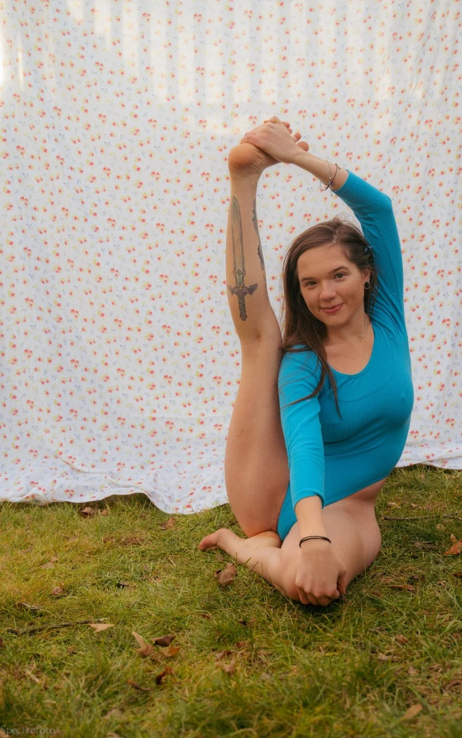 Hippie Chick with hot body image 30
