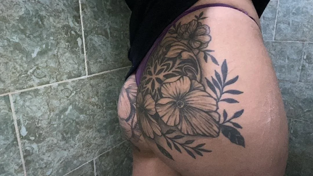 Tatuada cubana le manda foto al amante 🇨🇺🔥 image 27