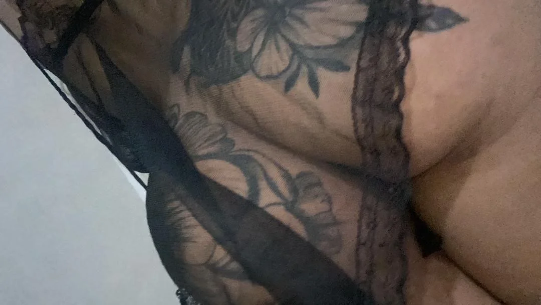 Tatuada cubana le manda foto al amante 🇨🇺🔥 image 33
