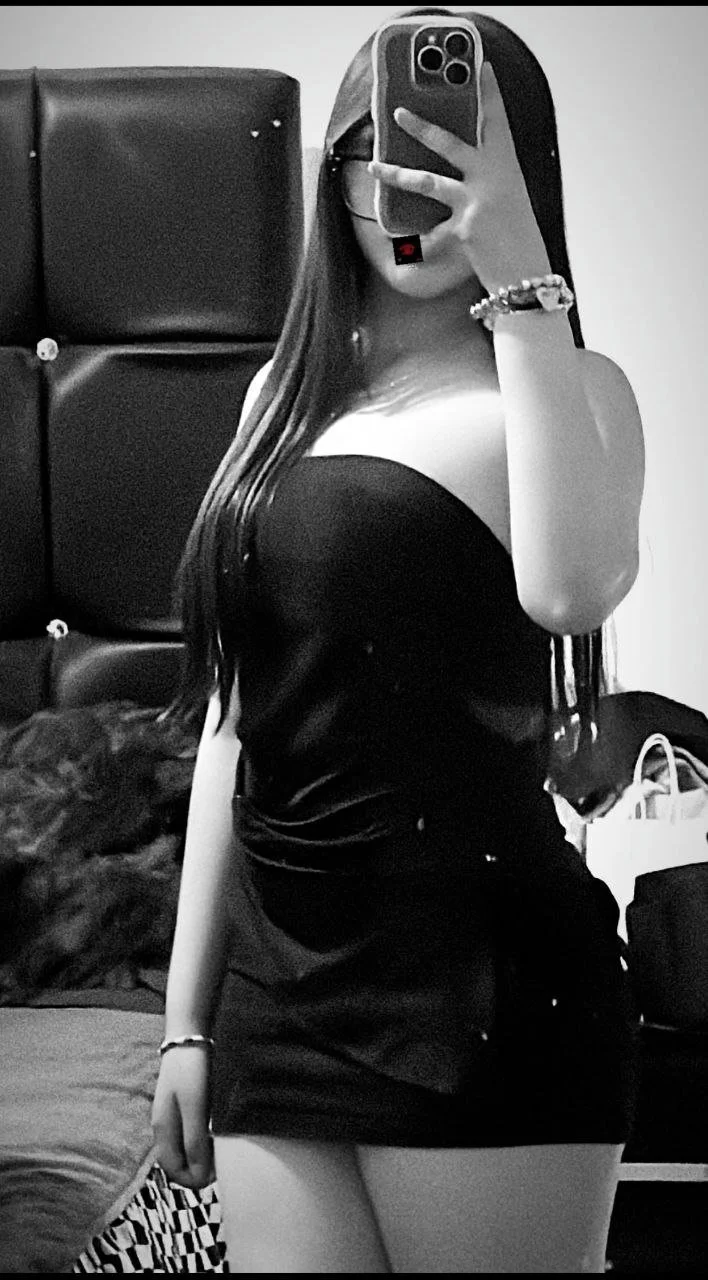 Novia flaquita de un amigo que opinan de ella main image