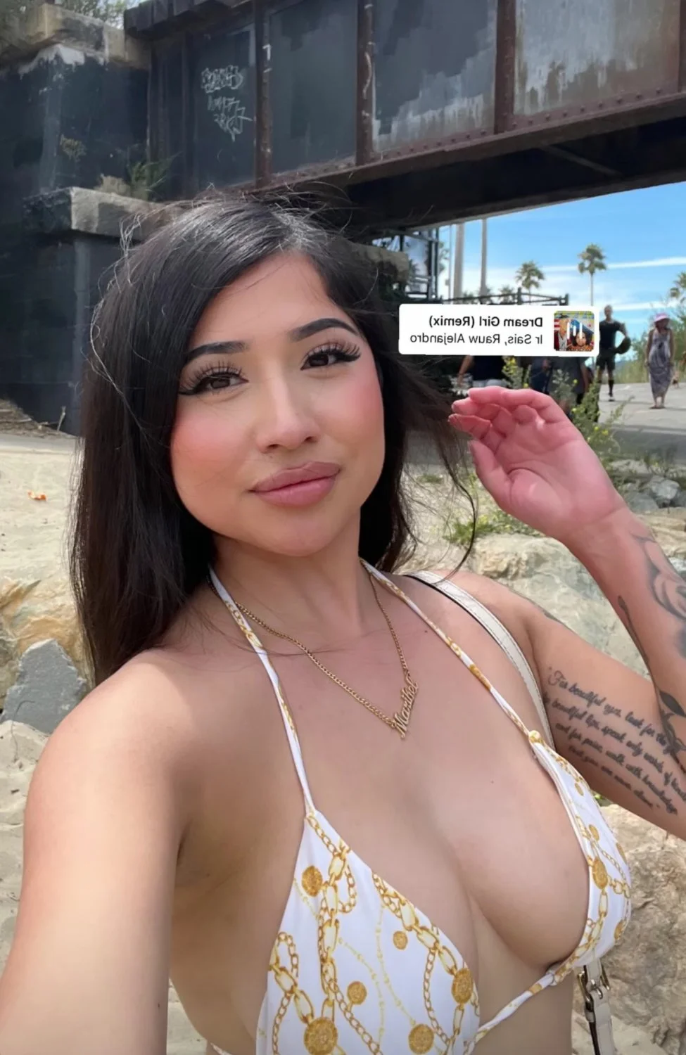 CA slut Mari image 2