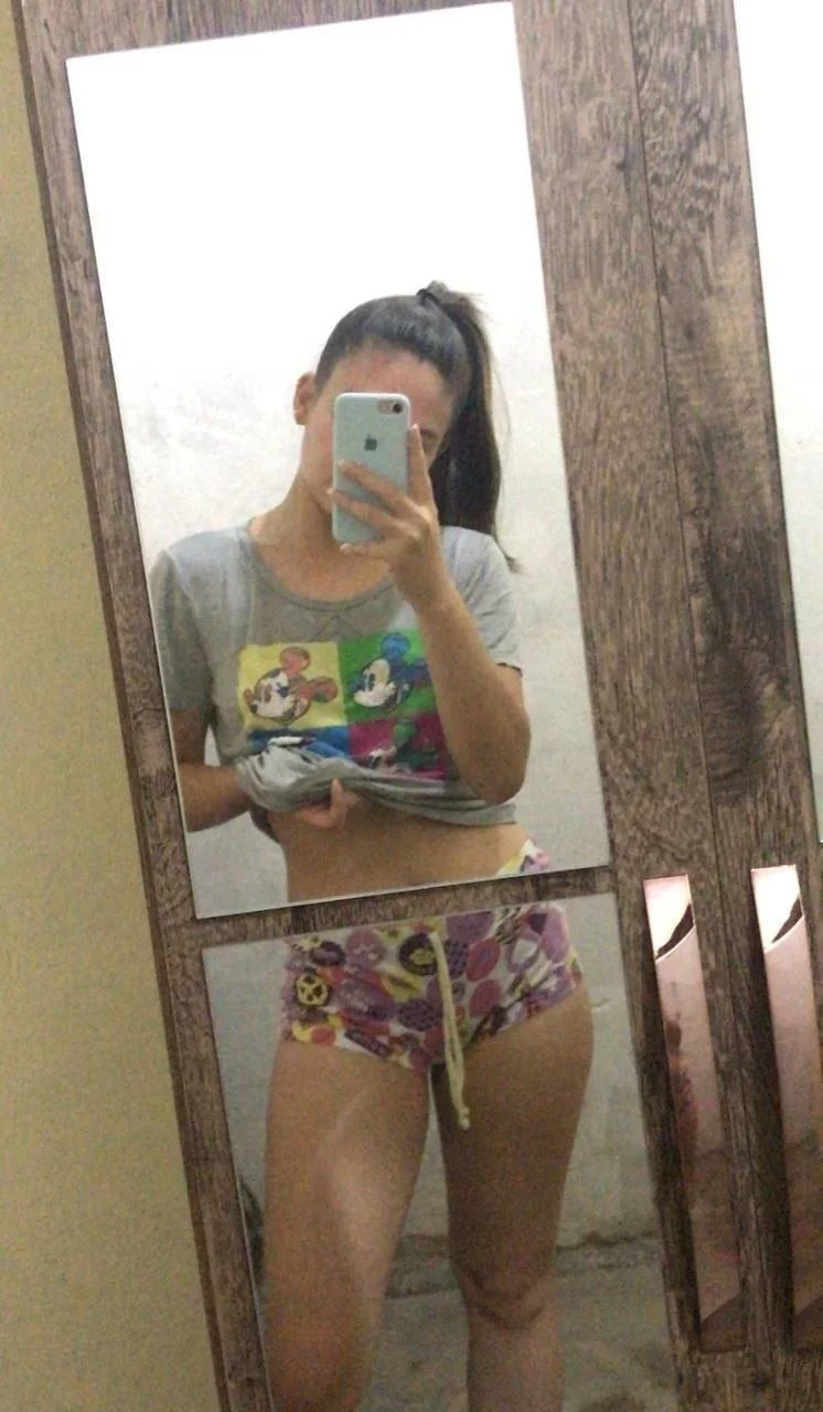 Branquinha novinha caiu na net mandando nudes image 19