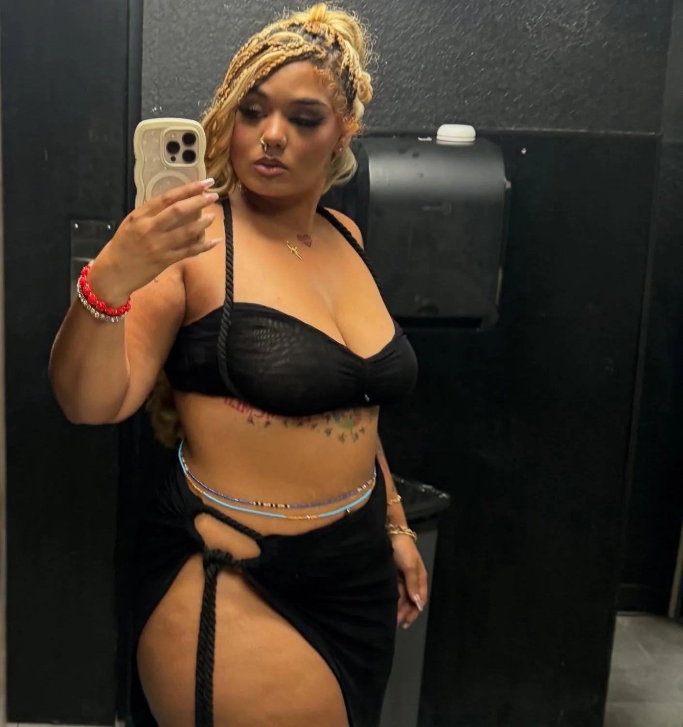 Azi Baybee Gordinha Deliciosa image 35