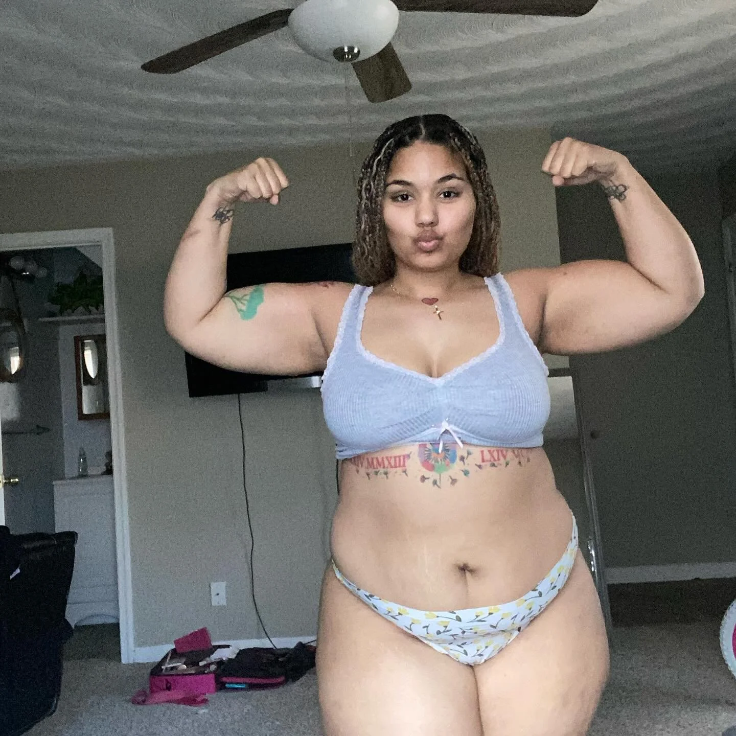 Azi Baybee Gordinha Deliciosa image 5