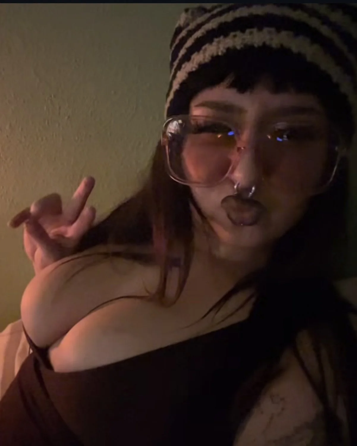 Horny Goth Mexicana Tetona y Nalgota image 7