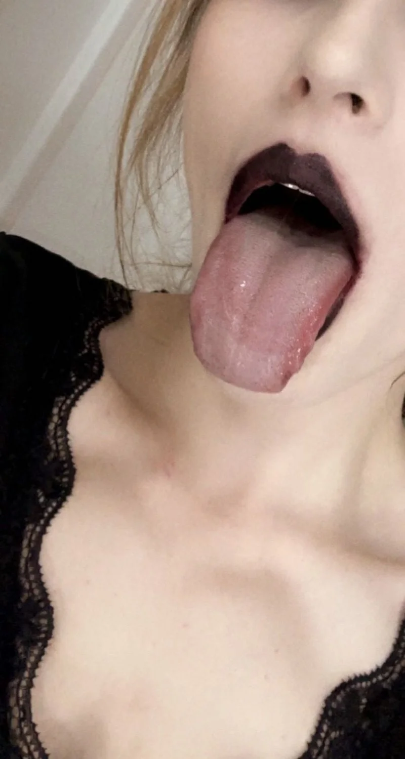 Naughty slim girl naked main image