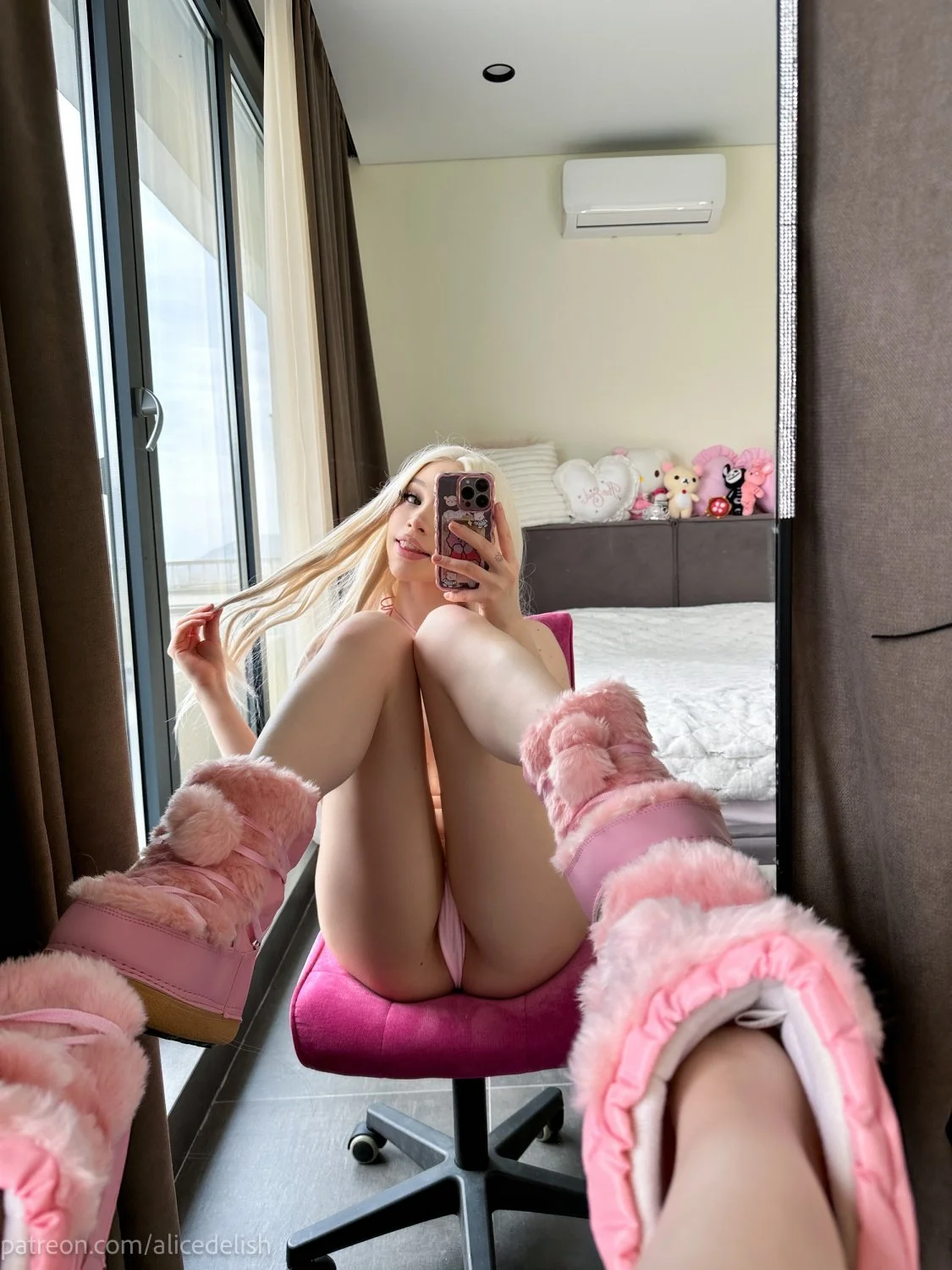 Alice Delish Joi image 15
