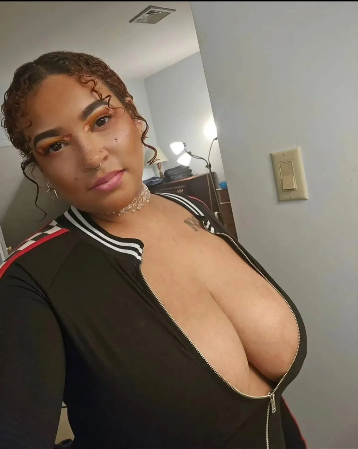 lightskin bigtits image 15