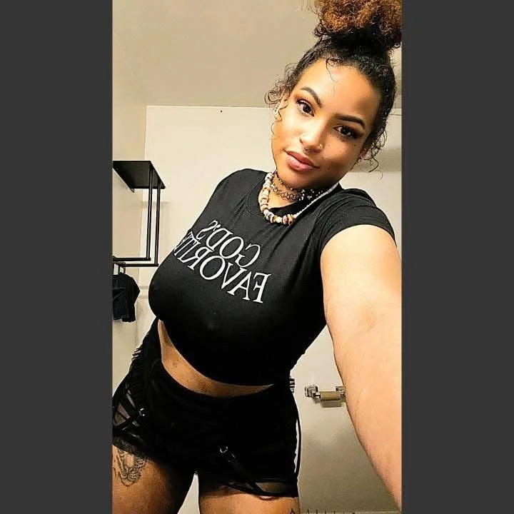 lightskin bigtits image 2
