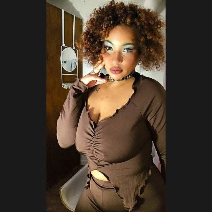 lightskin bigtits image 20